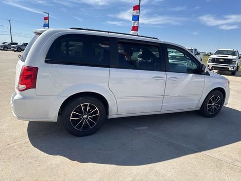 Used 2016 Dodge Grand Caravan R/T FWD image 5