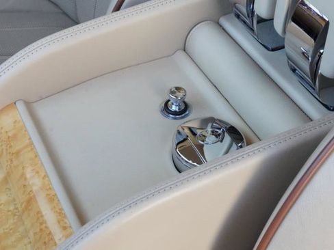 Used 2012 Bentley Mulsanne RWD image 30