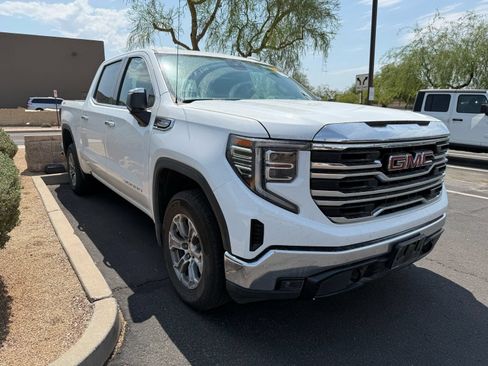 Used 2025 GMC Sierra 1500 SLT AWD/4WD image 5