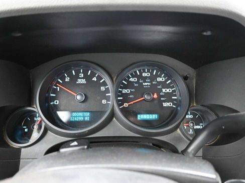 Used 2013 Chevrolet Silverado 1500 W/T RWD image 12