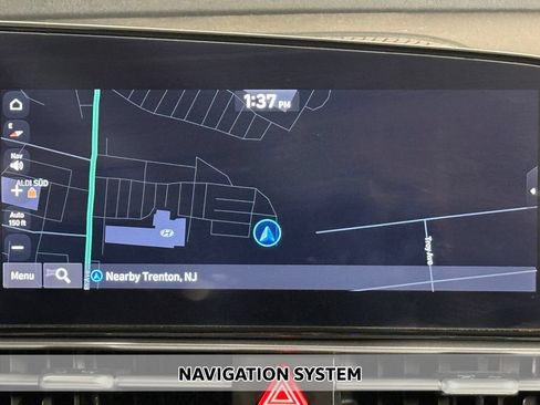 Used 2025 Hyundai Elantra Limited FWD image 3