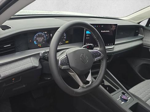 New 2025 Volkswagen Tiguan S image 5