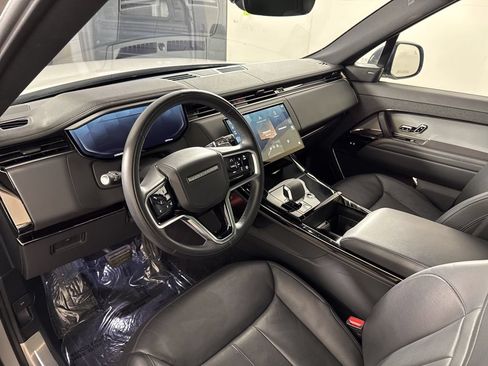 Used 2025 Land Rover Range Rover Sport SE AWD/4WD image 13