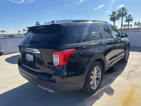 Used 2021 Ford Explorer XLT w/ Equipment Group 202A image 3