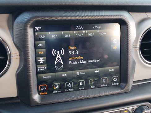 Used 2022 Jeep Gladiator Overland AWD/4WD image 18