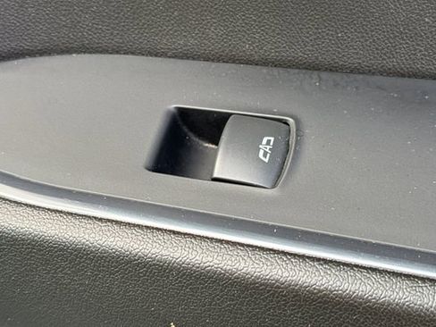 Used 2024 GMC Sierra 1500 SLT image 22