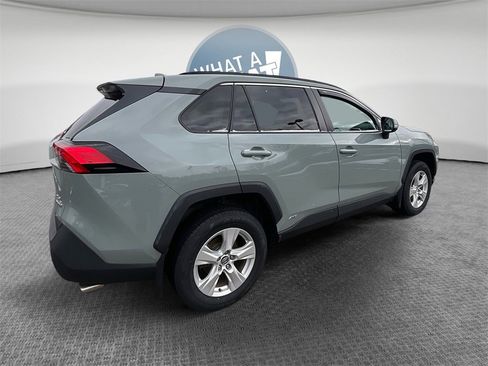 Used 2021 Toyota RAV4 XLE image 3