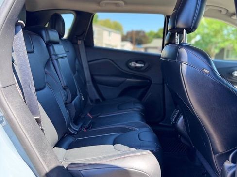 Used 2014 Jeep Cherokee Trailhawk w/ Leather Interior Group AWD/4WD image 16