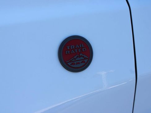 Used 2025 Jeep Compass Trailhawk w/ Trailer Tow Group AWD/4WD image 19