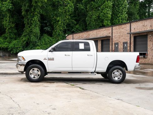 Used 2018 RAM 2500 SLT AWD/4WD image 3