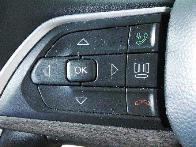 Used 2023 Jeep Grand Cherokee Limited w/ Luxury Tech Group II AWD/4WD image 25
