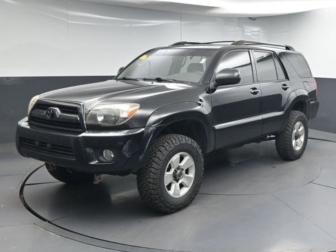 Used 2007 Toyota 4Runner SR5 AWD/4WD image 4