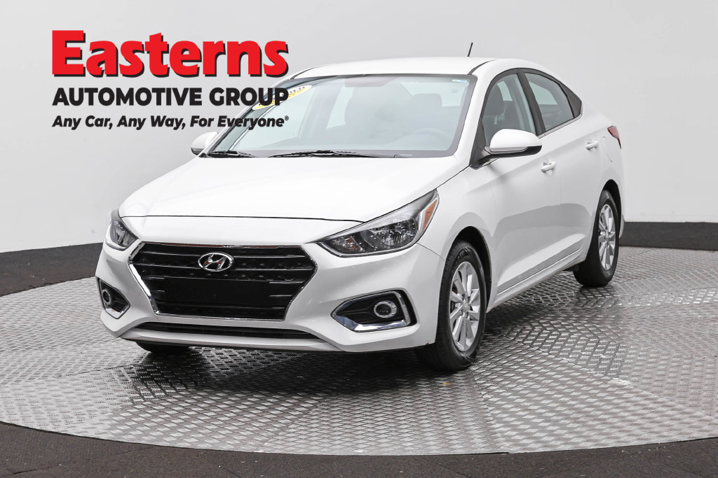 Used 2022 Hyundai Accent SEL FWD image 1