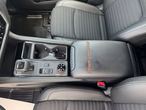 Used 2025 Nissan Pathfinder Rock Creek AWD/4WD image 16