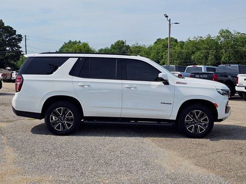 Used 2021 Chevrolet Tahoe Z71 w/ Luxury Package AWD/4WD image 8