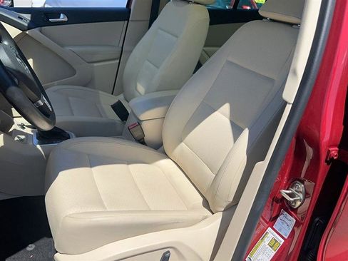 Used 2016 Volkswagen Tiguan S image 32