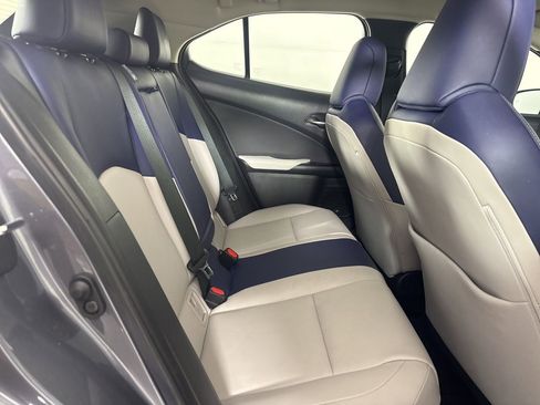 Used 2021 Lexus UX 200 image 23