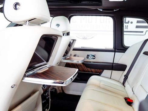 Used 2019 Rolls-Royce Cullinan AWD/4WD image 29