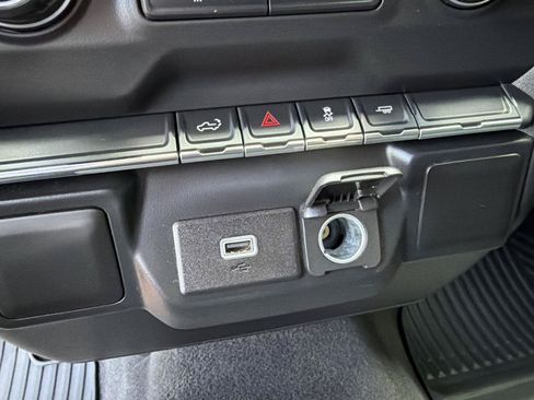 Used 2020 Chevrolet Silverado 1500 Custom w/ Custom Value Package RWD image 23