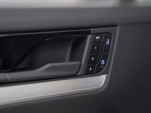 Certified 2026 Porsche Cayenne E-Hybrid AWD/4WD image 22