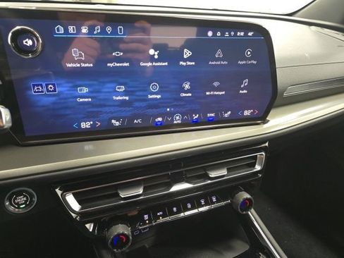 New 2026 Chevrolet Traverse LT image 13