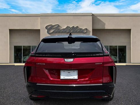 New 2026 Cadillac Lyriq Signature Luxury w/ LPO, Floor Liner Package RWD image 8