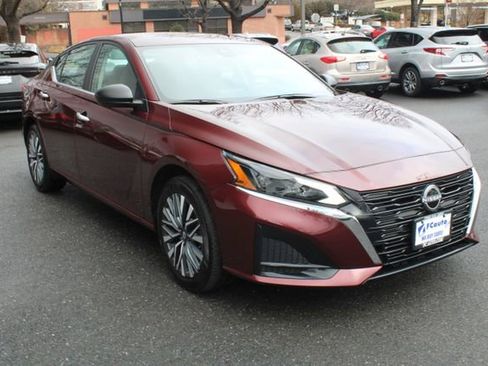 Used 2025 Nissan Altima 2.5 SV image 7