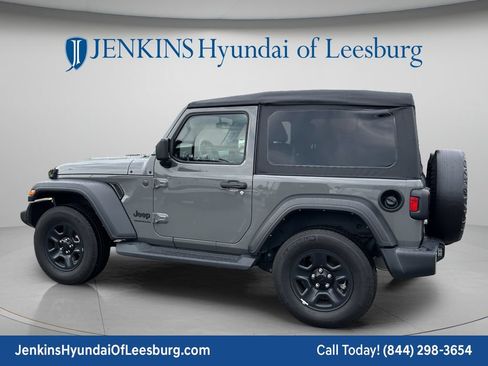 Used 2022 Jeep Wrangler Sport AWD/4WD image 8
