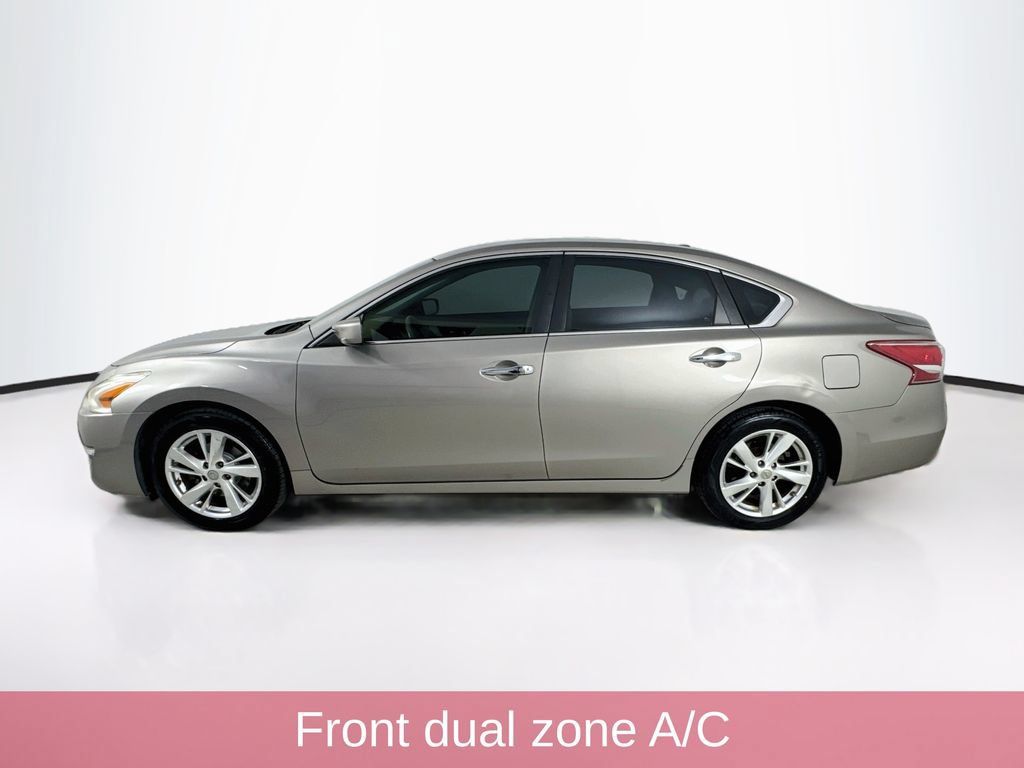 Used 2013 Nissan Altima 2.5 SV FWD image 4