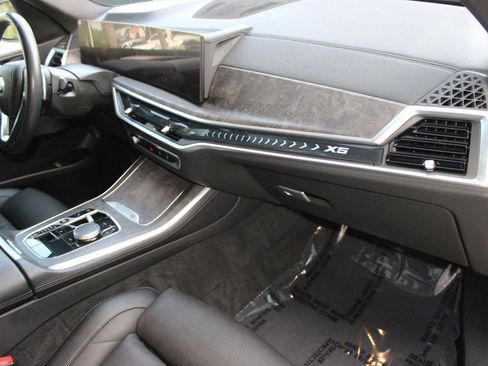 Used 2024 BMW X5 xDrive40i w/ Parking Assistance Package image 33