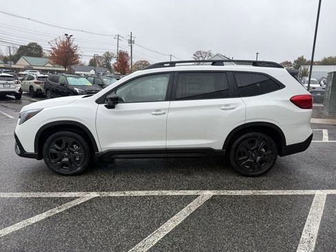 Used 2025 Subaru Ascent Bronze Edition image 2