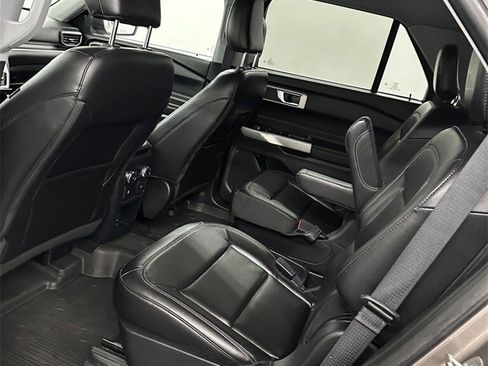 Used 2021 Ford Explorer XLT w/ Equipment Group 202A image 23