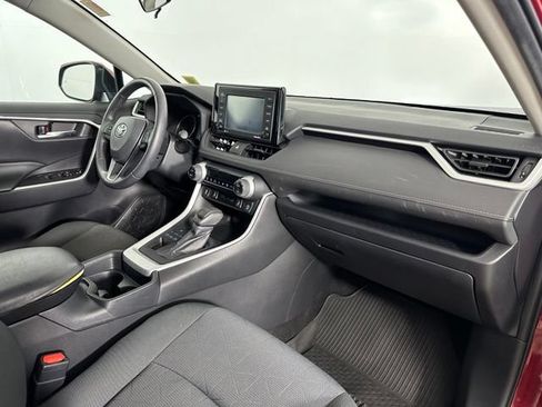 Used 2020 Toyota RAV4 XLE w/ Convenience Package AWD/4WD image 25