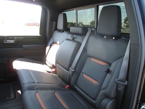 Certified 2026 GMC Sierra 2500 AT4 w/ AT4 Premium Plus Package AWD/4WD image 24