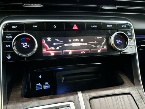 Used 2024 Genesis GV80 2.5T AWD/4WD image 19