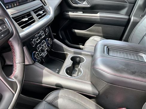 Used 2021 Chevrolet Suburban RST AWD/4WD image 15