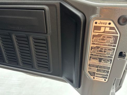 Used 2022 Jeep Wrangler Unlimited Sport AWD/4WD image 20