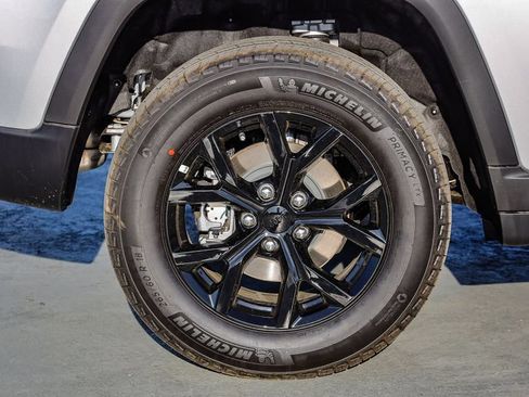 New 2026 Jeep Grand Cherokee Altitude RWD image 12