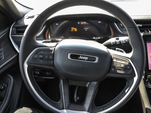 New 2025 Jeep Grand Cherokee Limited w/ Luxury Tech Group II image 28