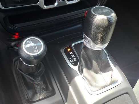 Used 2019 Jeep Wrangler Unlimited Sport S AWD/4WD image 9