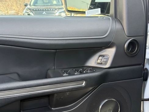 Used 2024 Ford Expedition Max XLT image 9