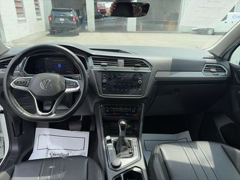 Used 2023 Volkswagen Tiguan SE AWD/4WD image 12