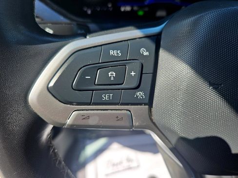Used 2024 Volkswagen Taos SE image 20