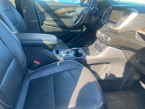 Used 2020 GMC Terrain Denali w/ Denali Premium Package image 9