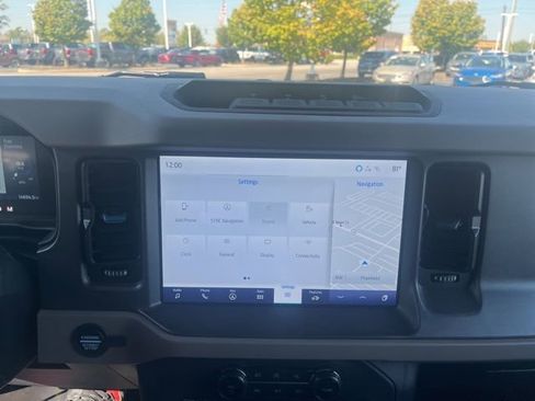 Used 2024 Ford Bronco Wildtrak image 23