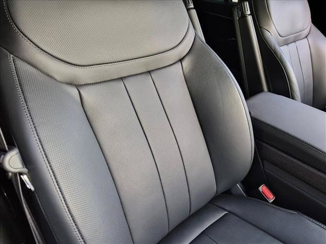 Used 2025 Land Rover Range Rover SE AWD/4WD image 19