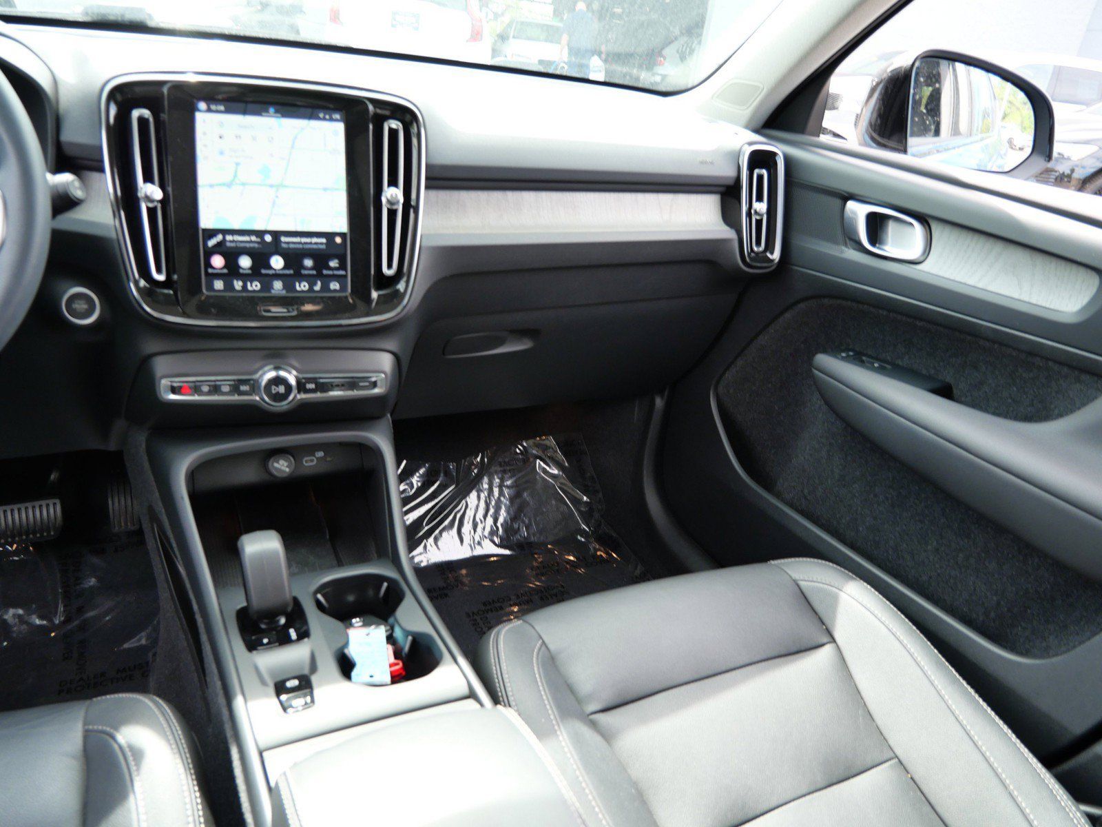 Used 2024 Volvo XC40 B5 Core w/ Protection Package Premier AWD/4WD image 14