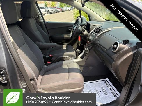 Used 2016 Chevrolet Trax LT w/ LT Sun and Sound Package AWD/4WD image 11