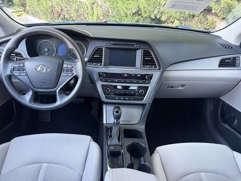 Used 2017 Hyundai Sonata SE image 7