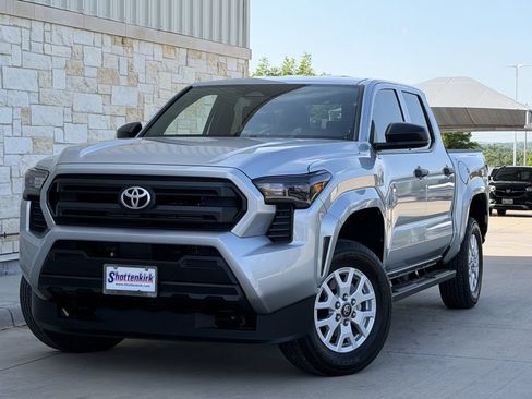 Used 2026 Toyota Tacoma SR AWD/4WD image 2